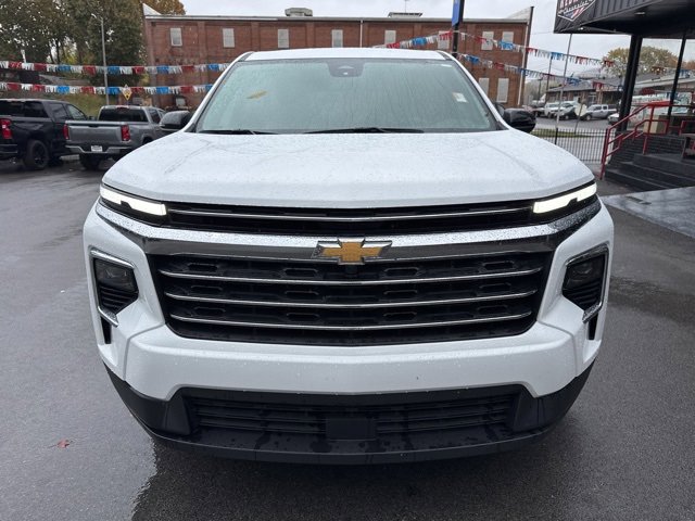 2025 Chevrolet Traverse photo 4