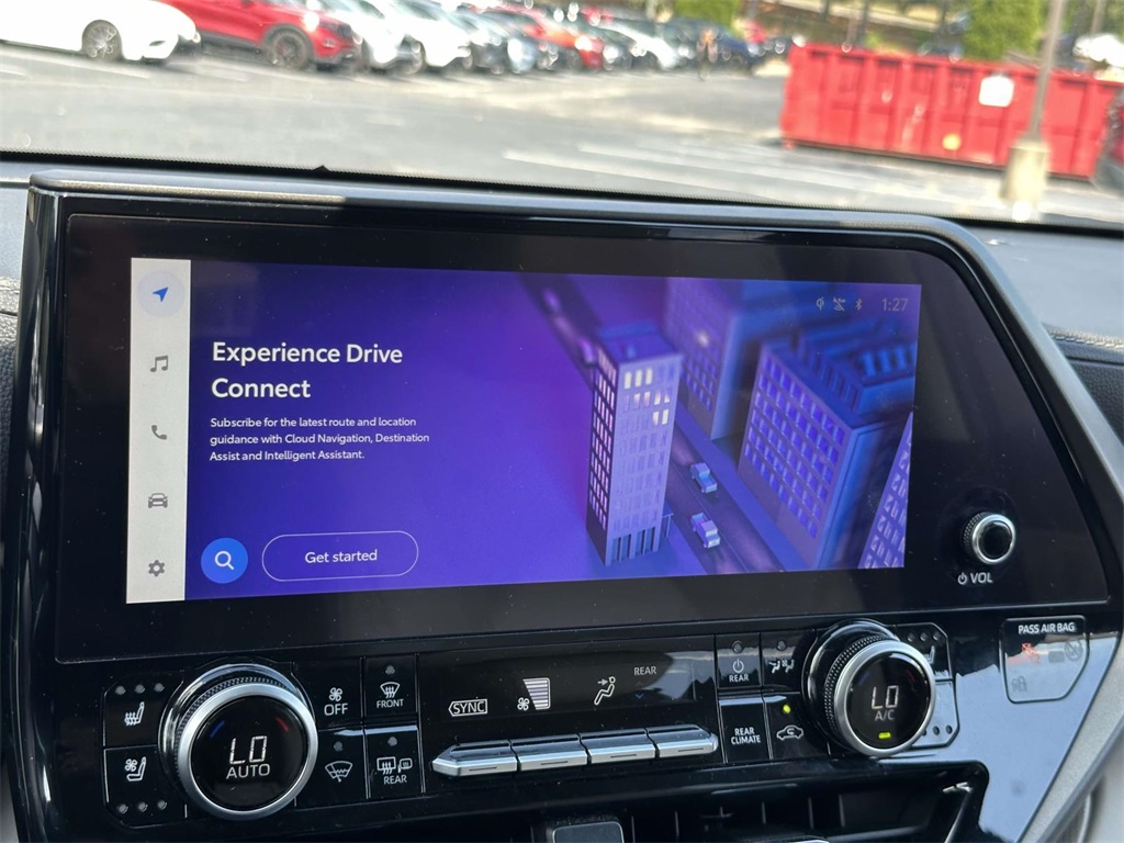 2023 Toyota Highlander Hybrid Limited photo 2