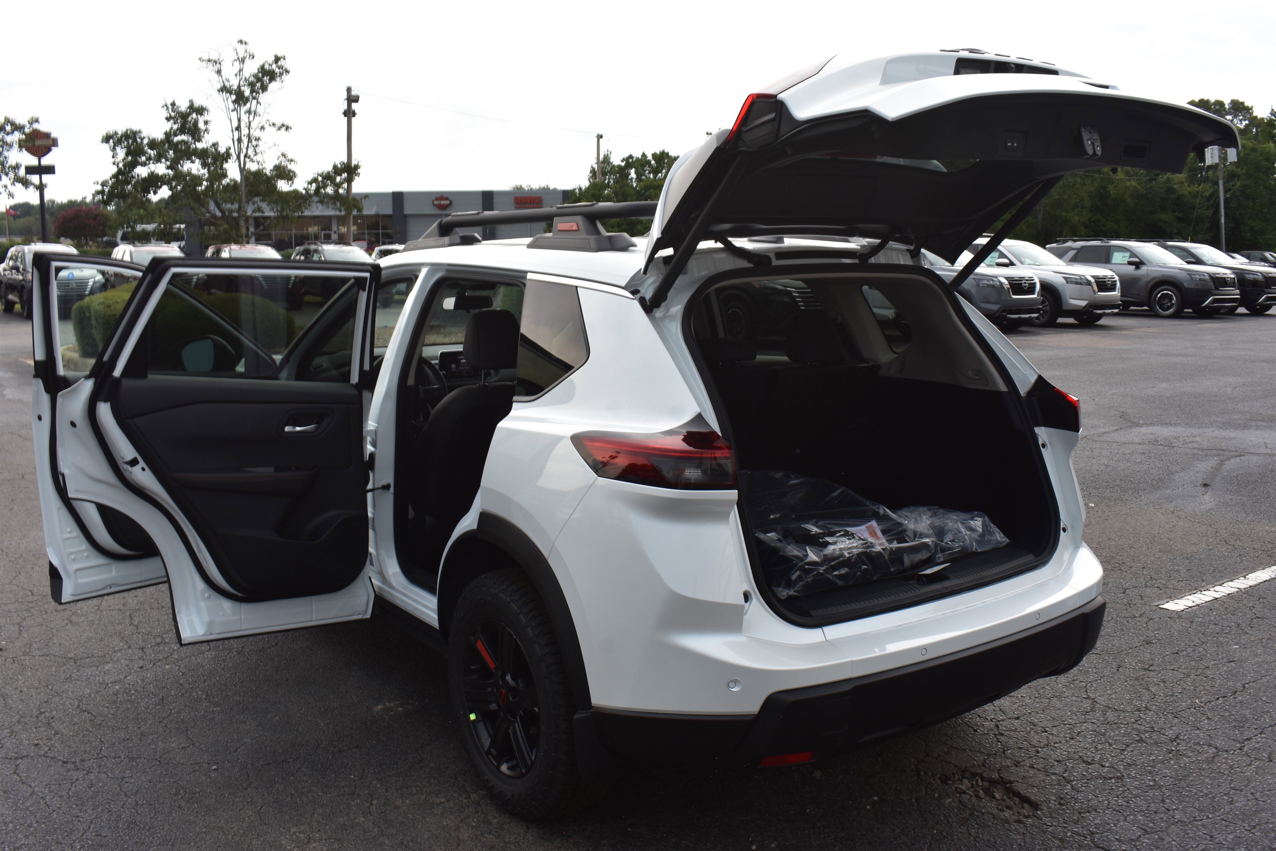 2026 Nissan Rogue SV photo 13