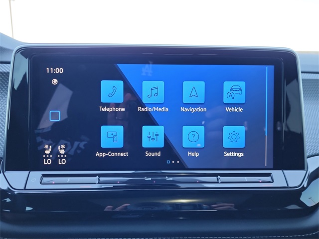 2025 Volkswagen Atlas Cross Sport SEL R-Line photo 19