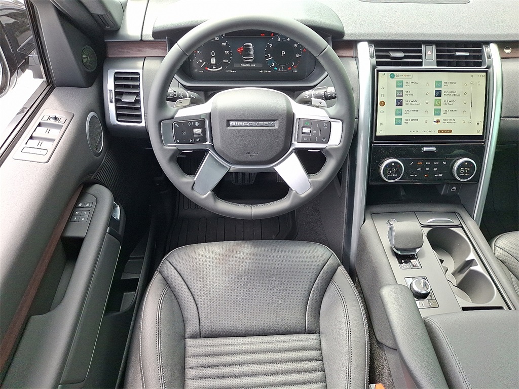 2025 Land Rover Discovery S photo 7