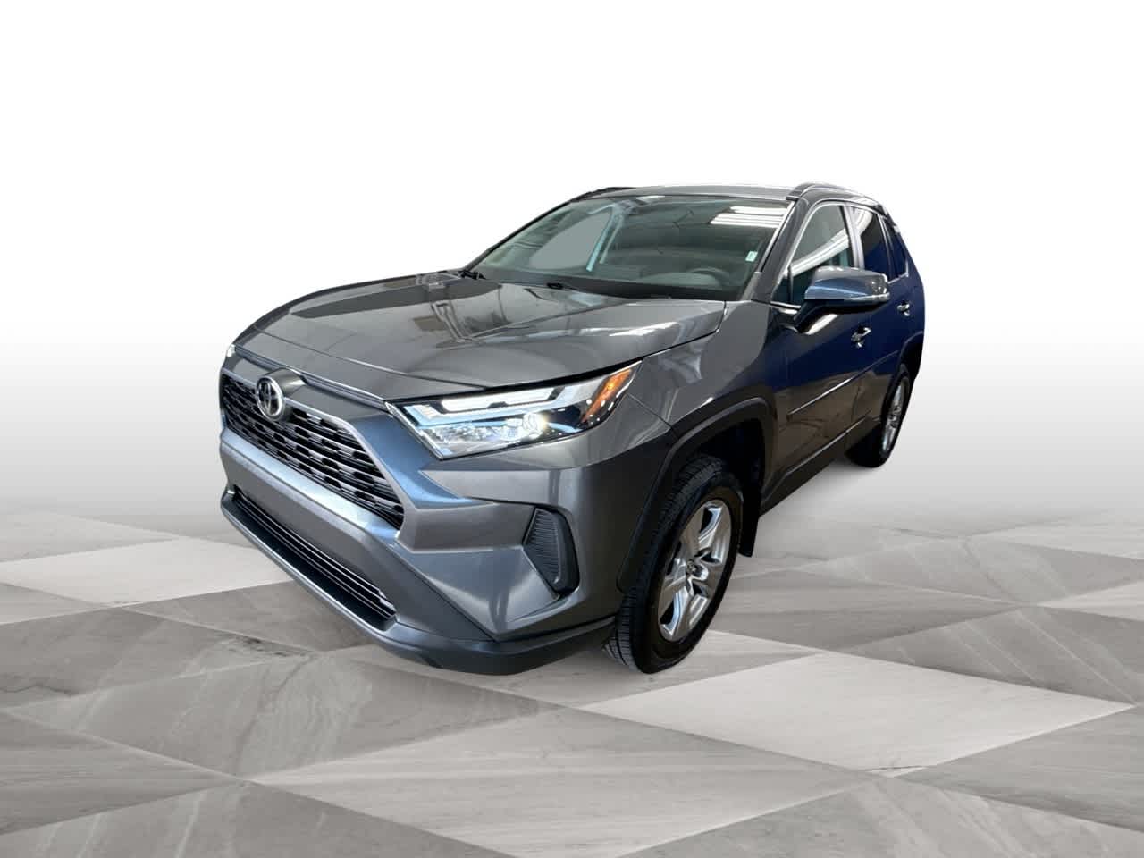 2023 Toyota RAV4 XLE photo 4