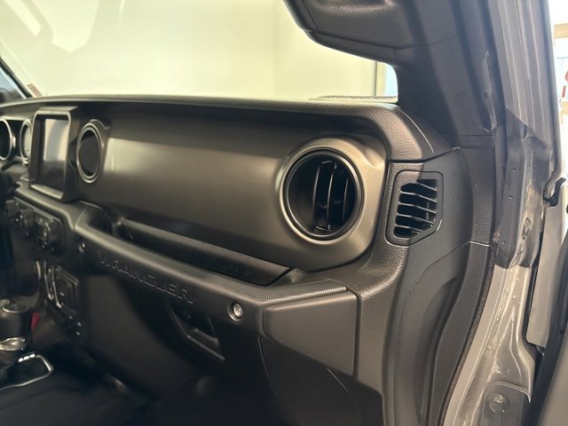 2022 Jeep Wrangler Unlimited Willys photo 31