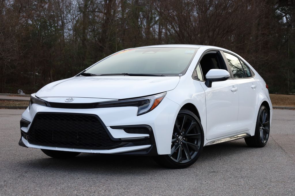 2025 Toyota Corolla SE's photo