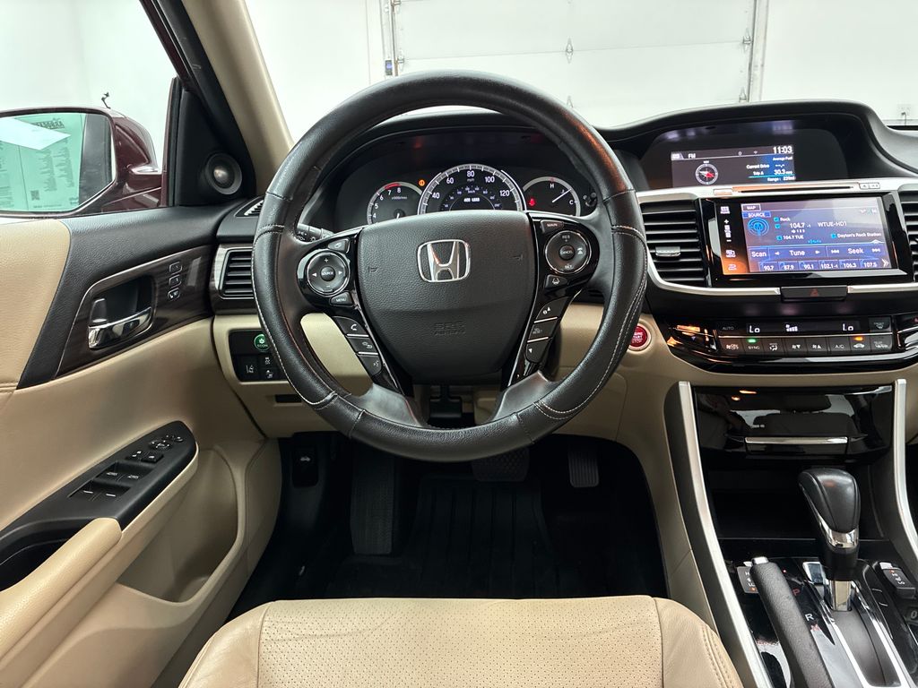 2017 Honda Accord EX-L photo 13