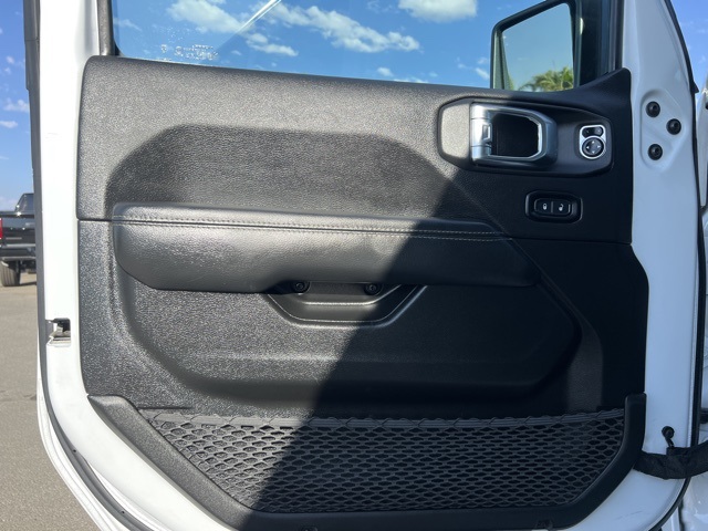 2023 Jeep Wrangler Sahara 4xe photo 14