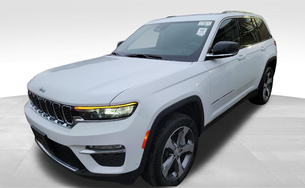 2023 Jeep Grand Cherokee Limited's photo