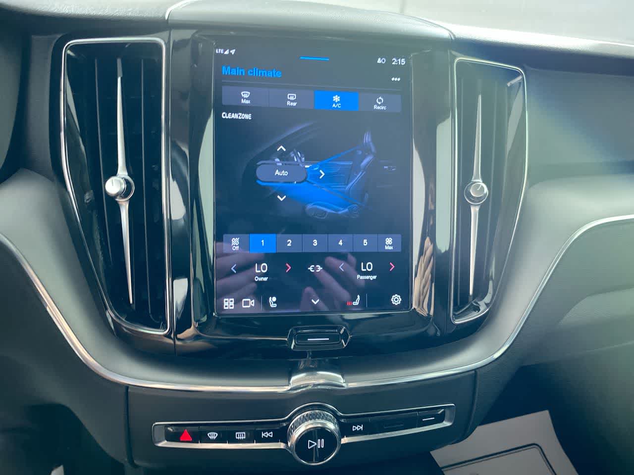 2024 Volvo XC60 Core photo 26