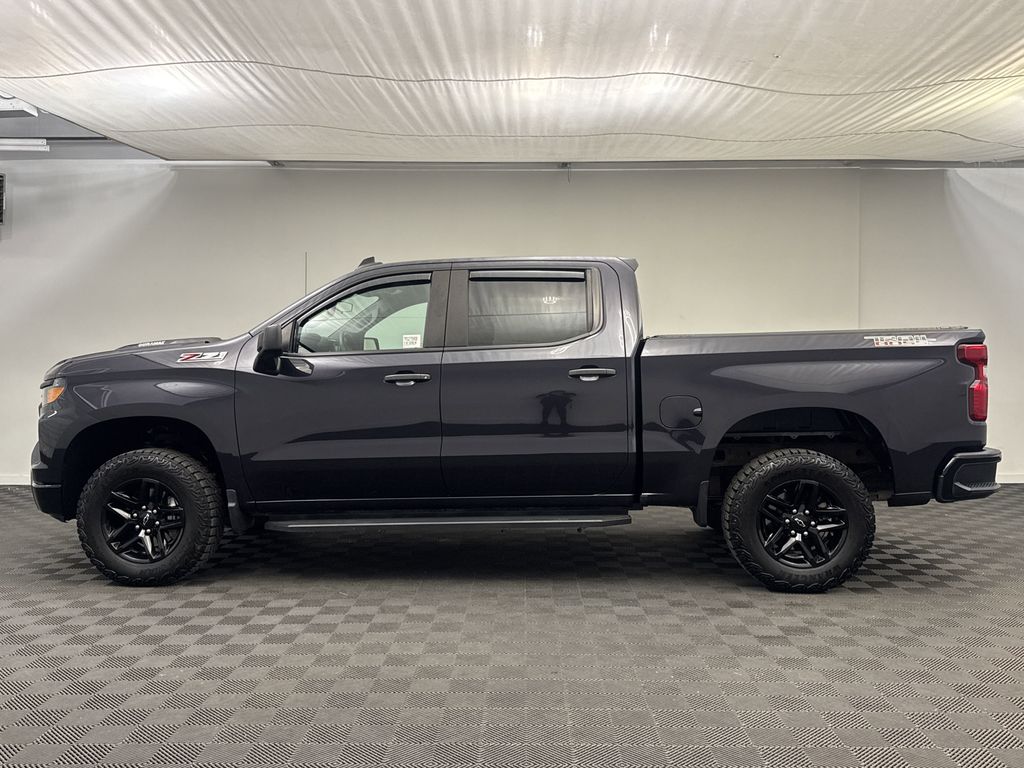 2023 Chevrolet Silverado 1500 Custom Trail Boss photo 2