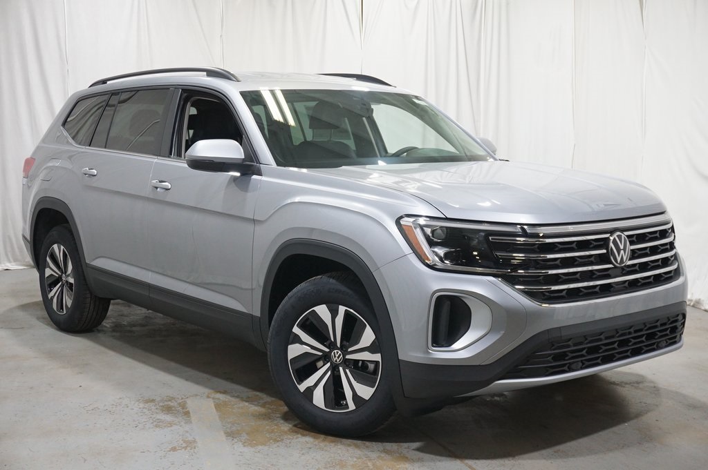2025 Volkswagen Atlas SE photo 3