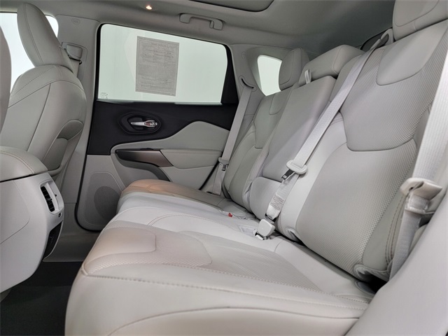2021 Jeep Cherokee Latitude Lux photo 14