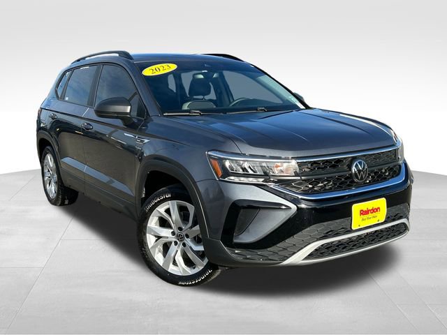 2023 Volkswagen Taos S's photo