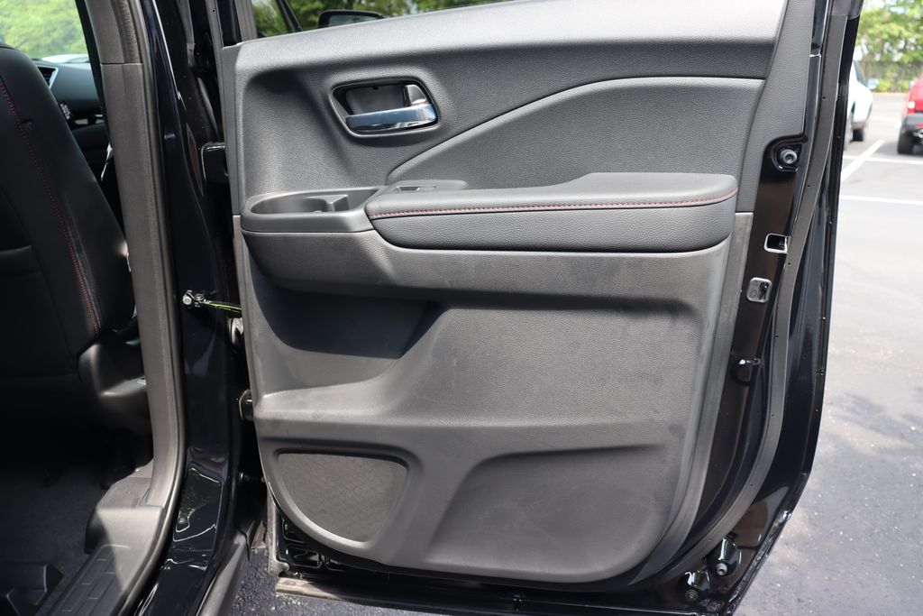 2025 Honda Ridgeline Black Edition photo 12