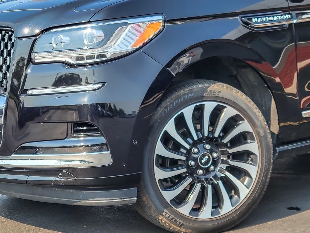 2022 Lincoln Navigator Black Label photo 3