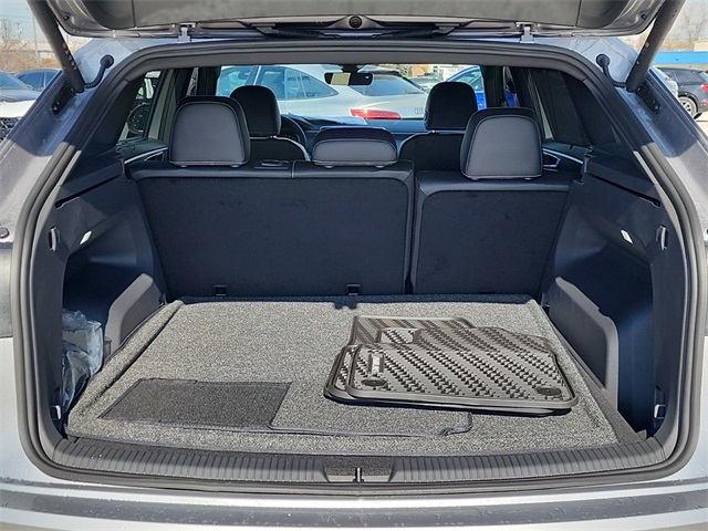 2025 Volkswagen Atlas Cross Sport SEL R-Line photo 5