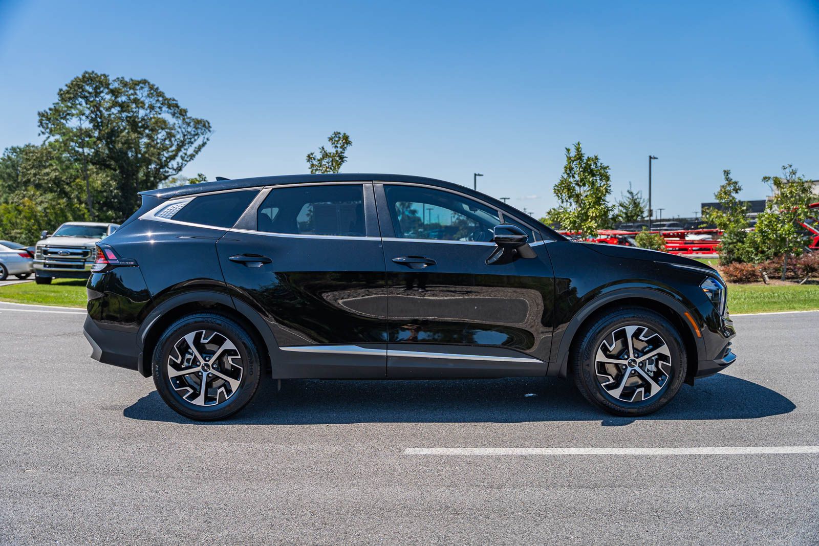 2023 Kia Sportage EX photo 3