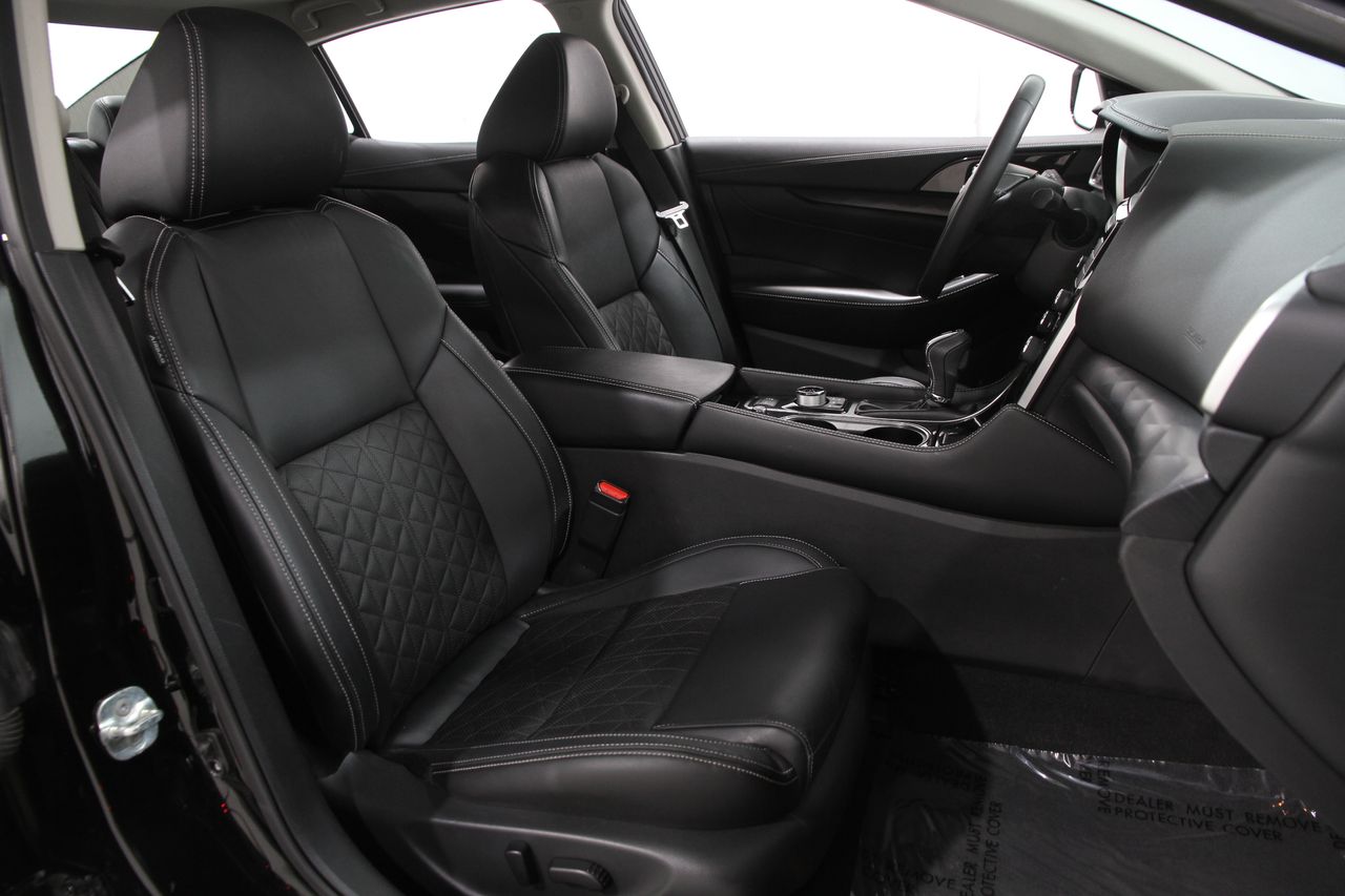 2022 Nissan Maxima Platinum photo 16