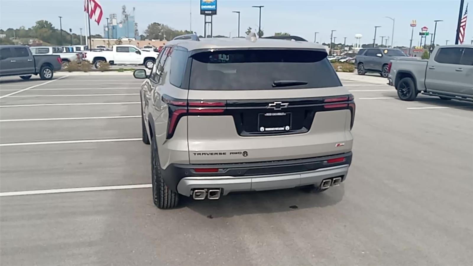 2026 Chevrolet Traverse Z71 photo 3