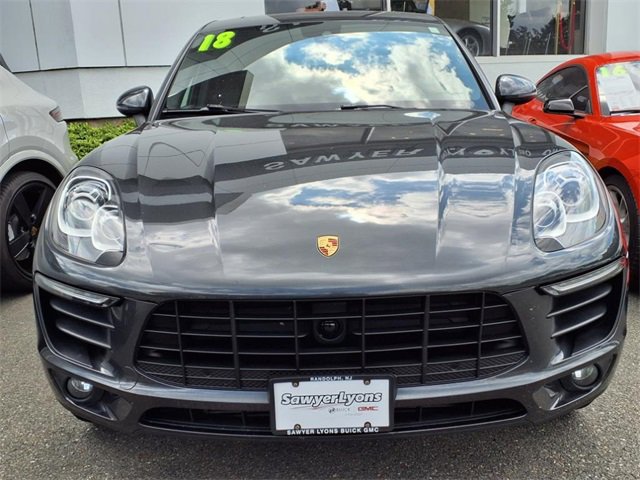 2018 Porsche Macan Base photo 2
