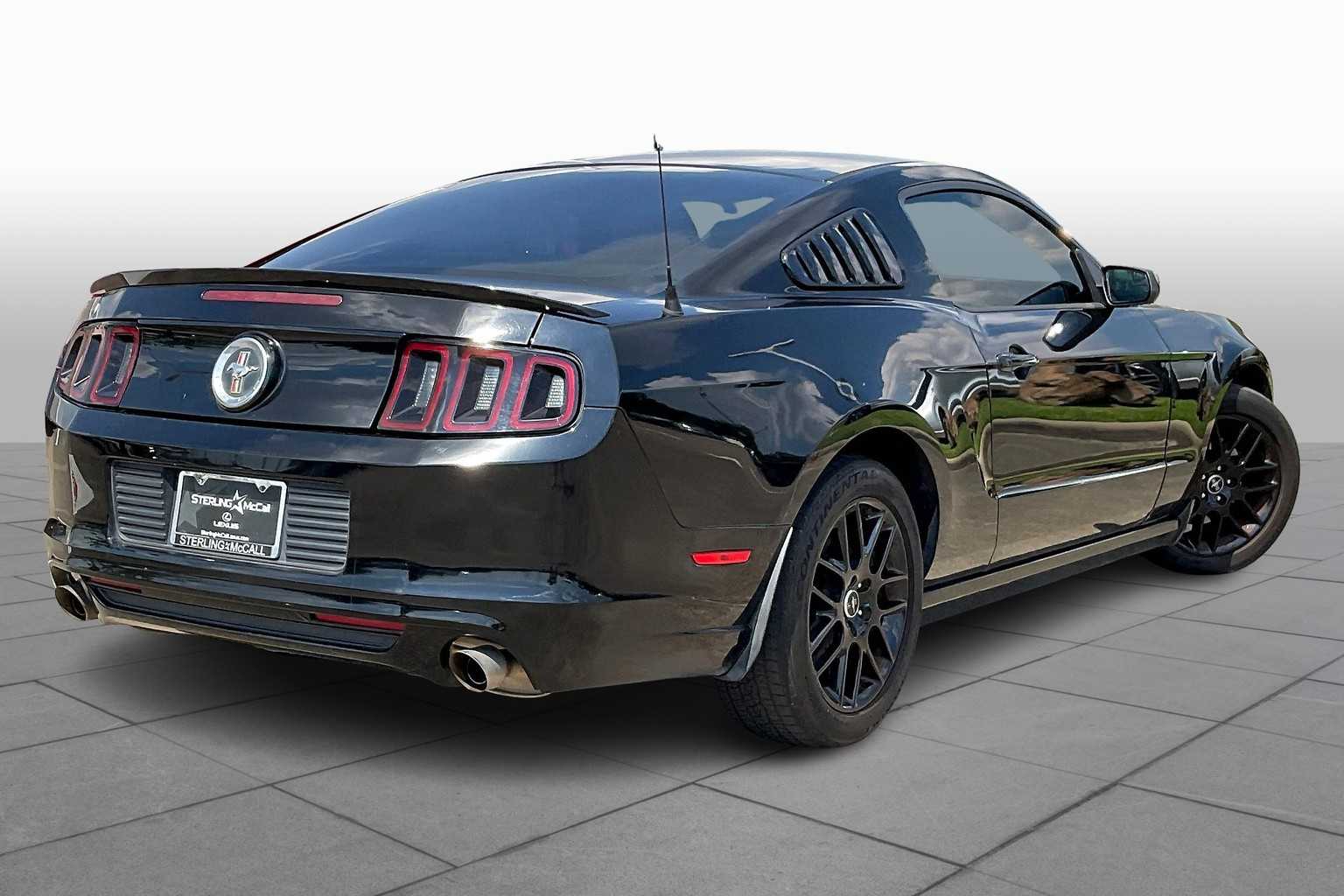 2014 Ford Mustang V6 photo 10