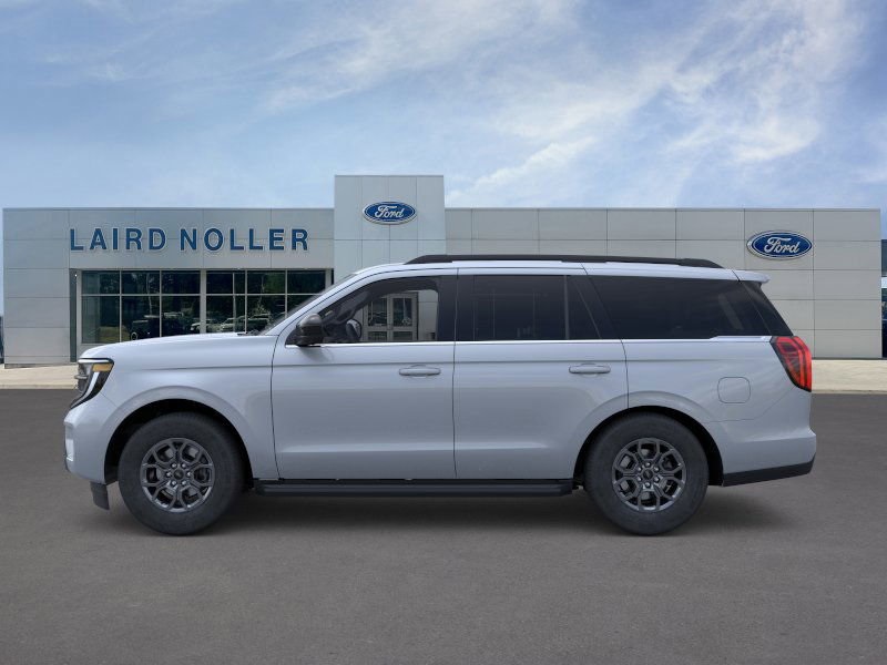 2025 Ford Expedition photo 2