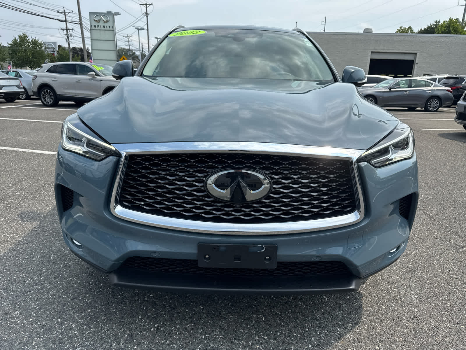 2022 Infiniti QX50 Essential AWD photo 2