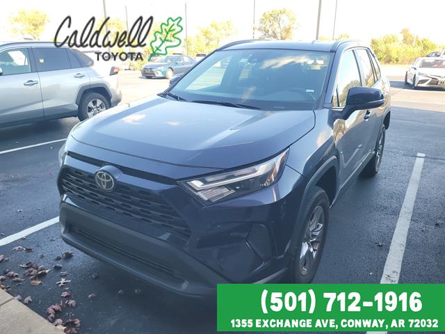 2023 Toyota RAV4 XLE's photo