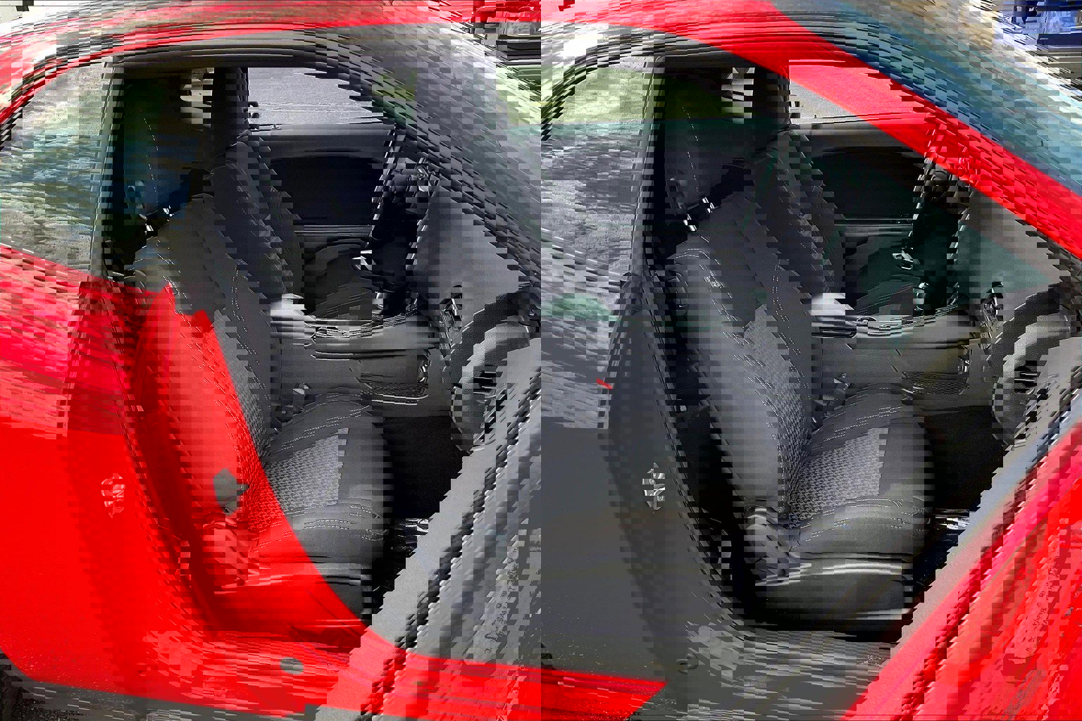 2022 Dodge Challenger SXT photo 6