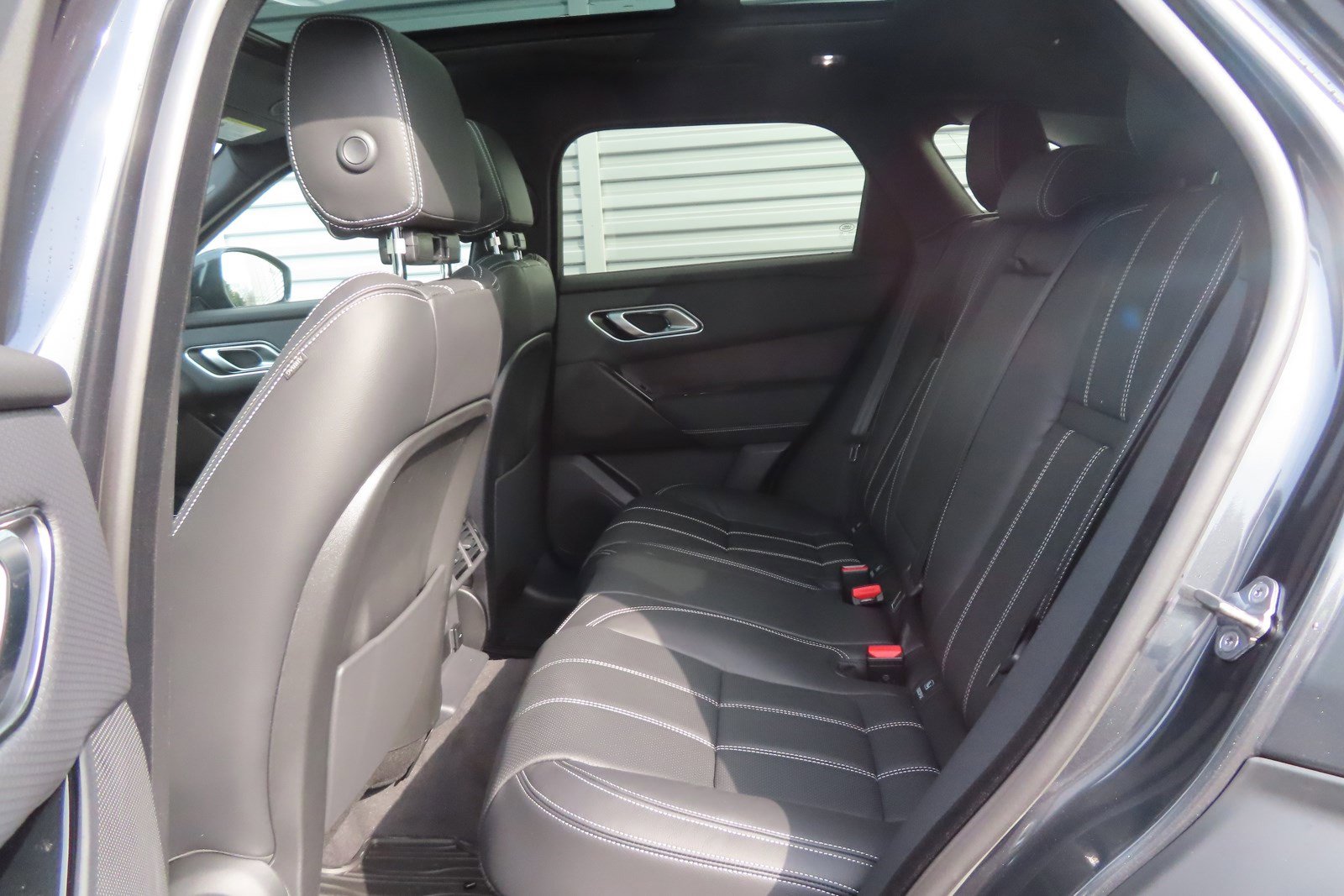2023 Land Rover Range Rover Velar R-Dynamic S photo 6