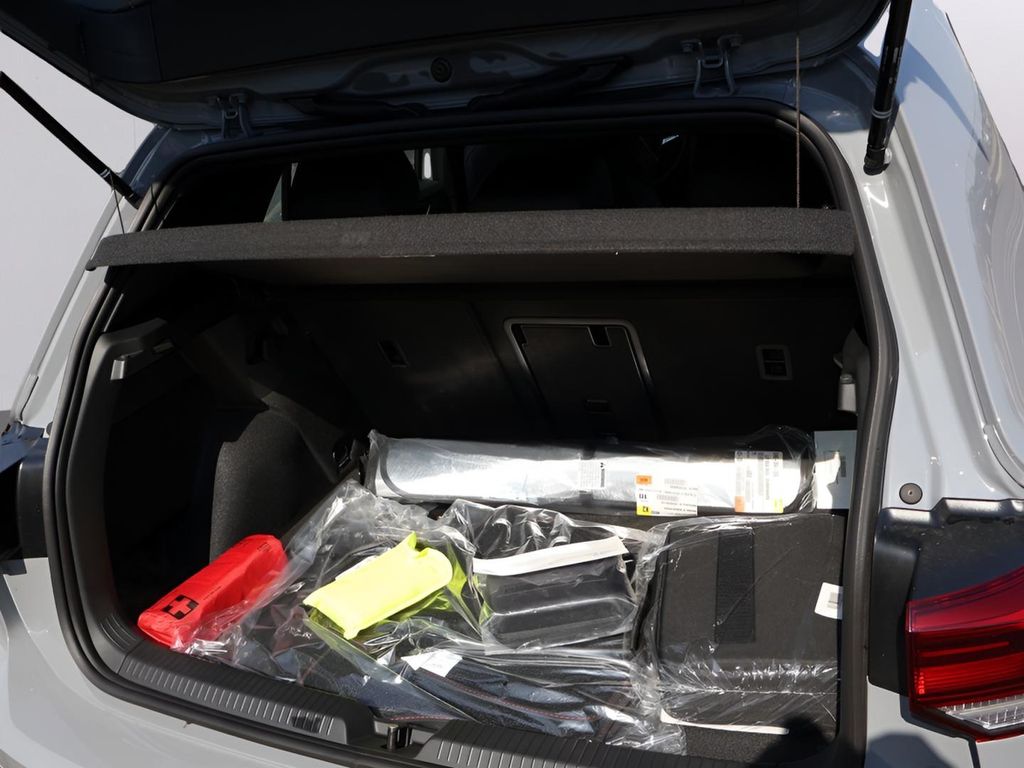 2025 Volkswagen Golf GTI SE photo 35