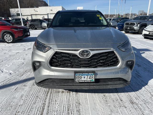 2024 Toyota Highlander LE photo 2