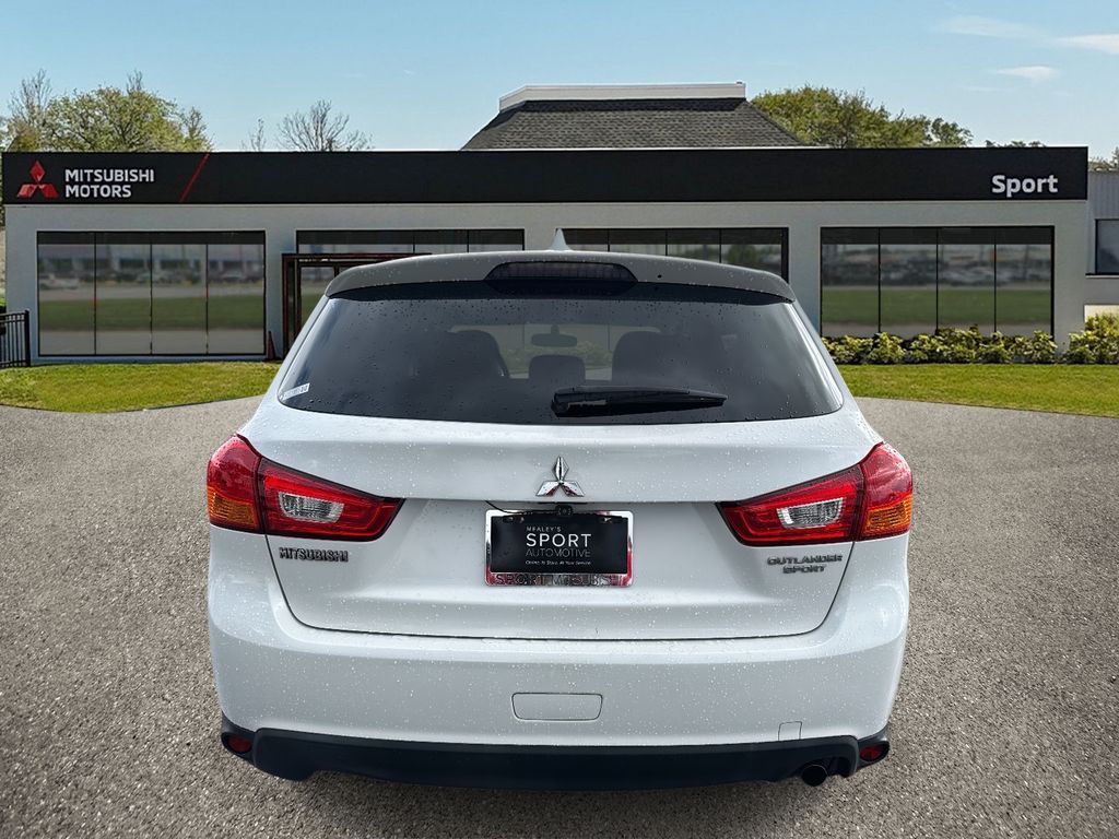 2017 Mitsubishi Outlander Sport ES photo 4