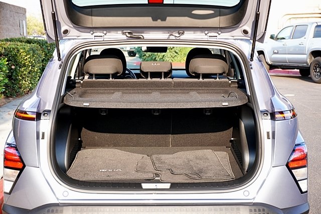 Used 2024 Blue Hyundai SE image 13