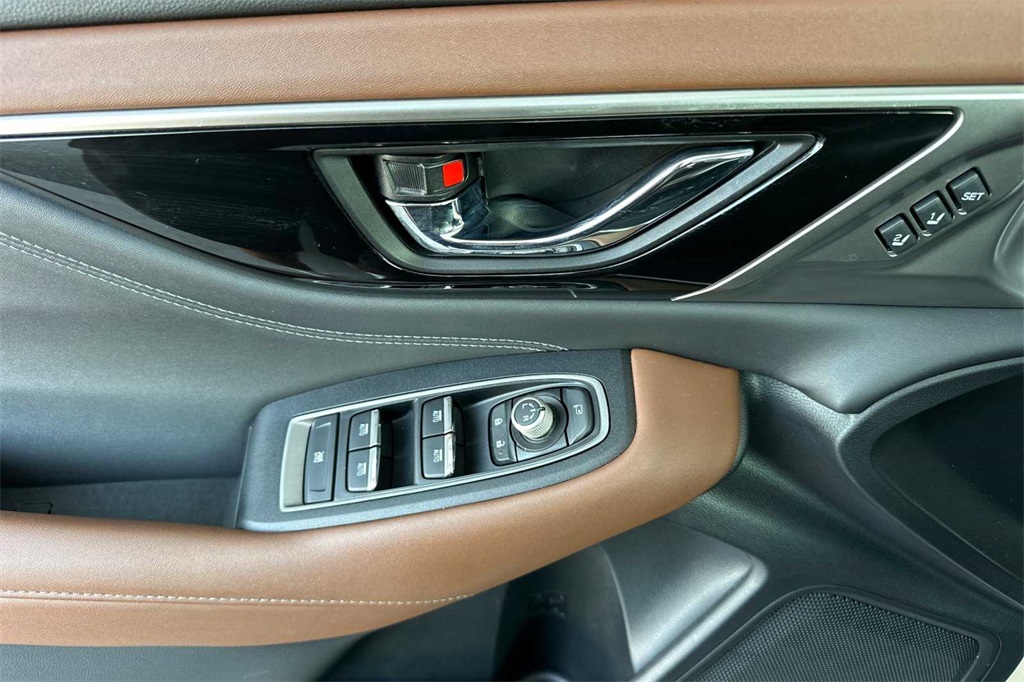 2022 Subaru Outback Touring XT photo 11