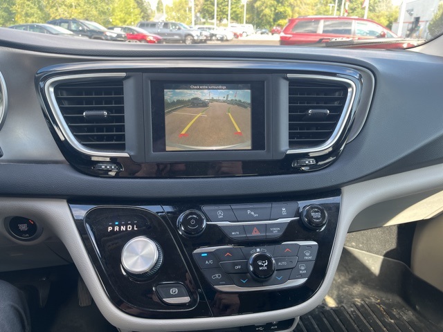 2020 Chrysler Pacifica Touring L photo 7