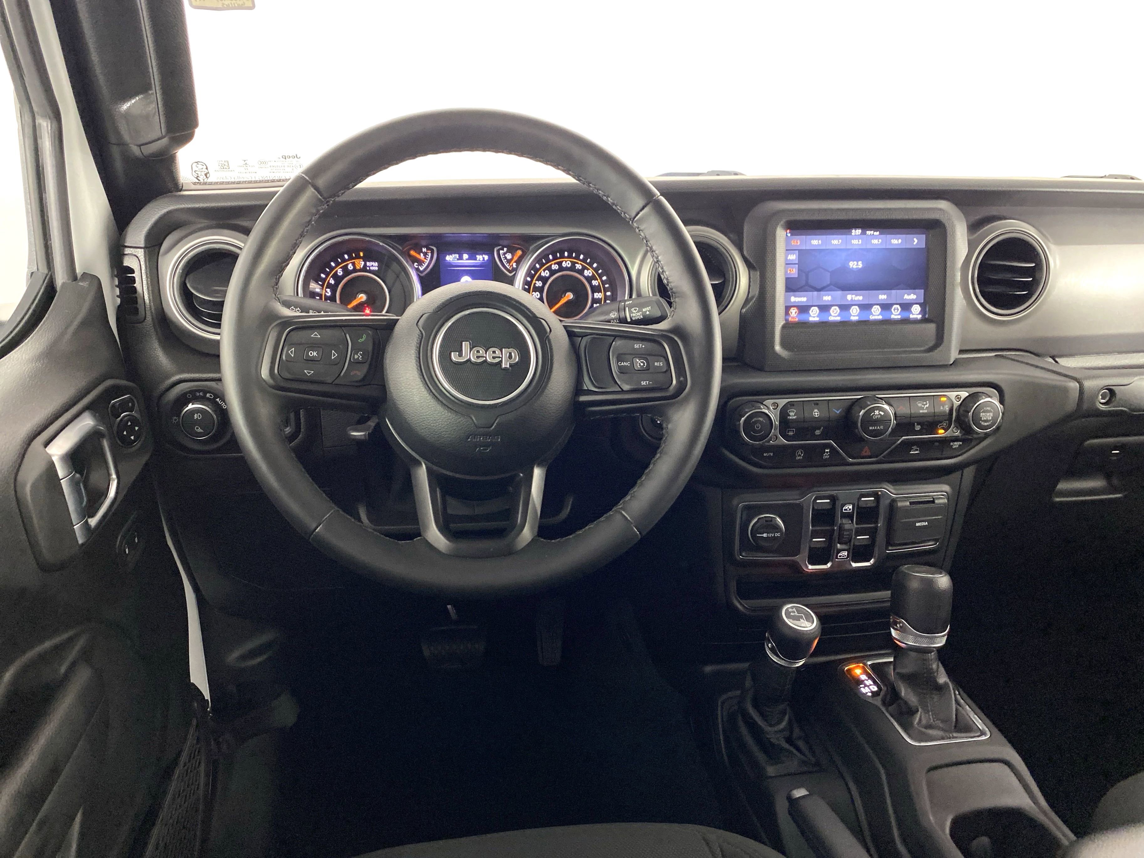 2022 Jeep Gladiator Willys photo 2