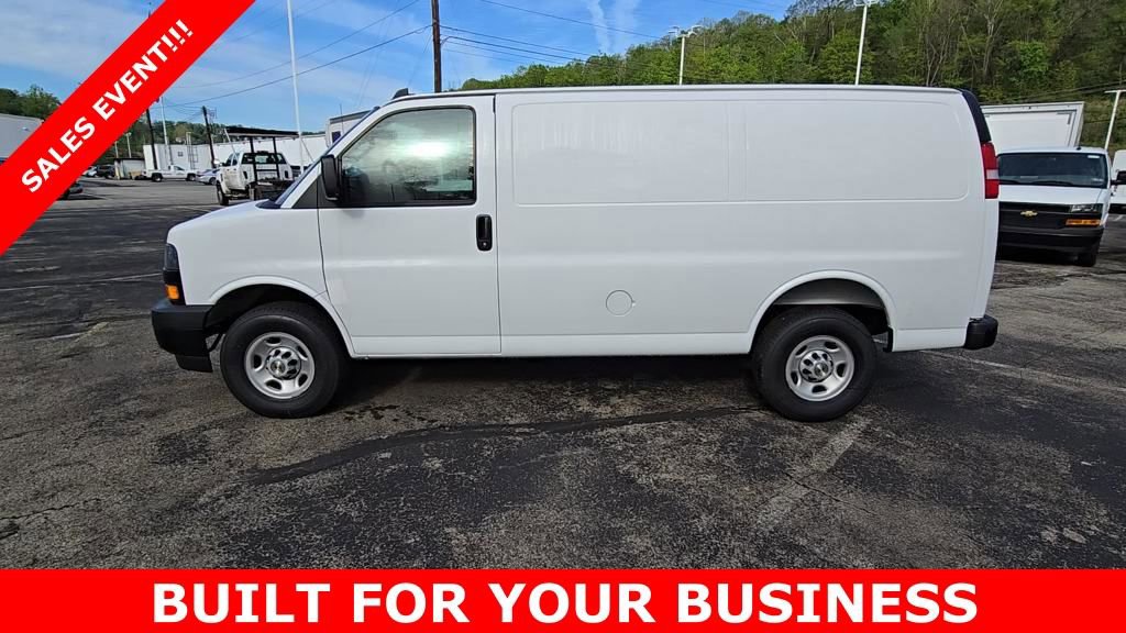 2025 Chevrolet Express 2500 Work Van Cargo photo 3
