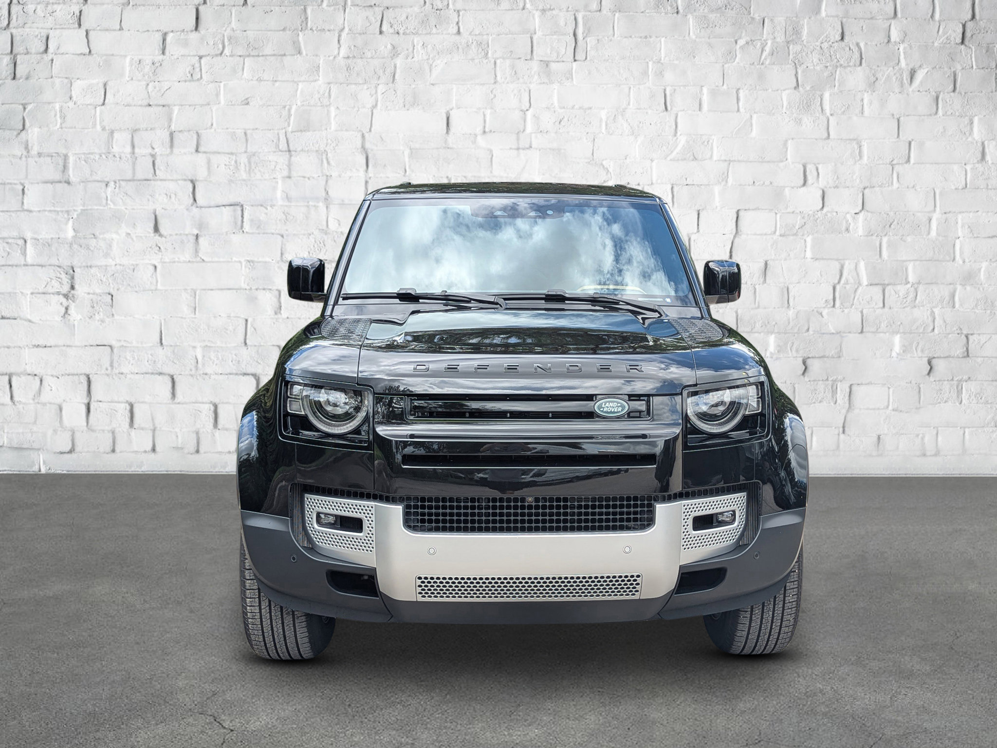 2025 Land Rover Defender 130 S photo 8