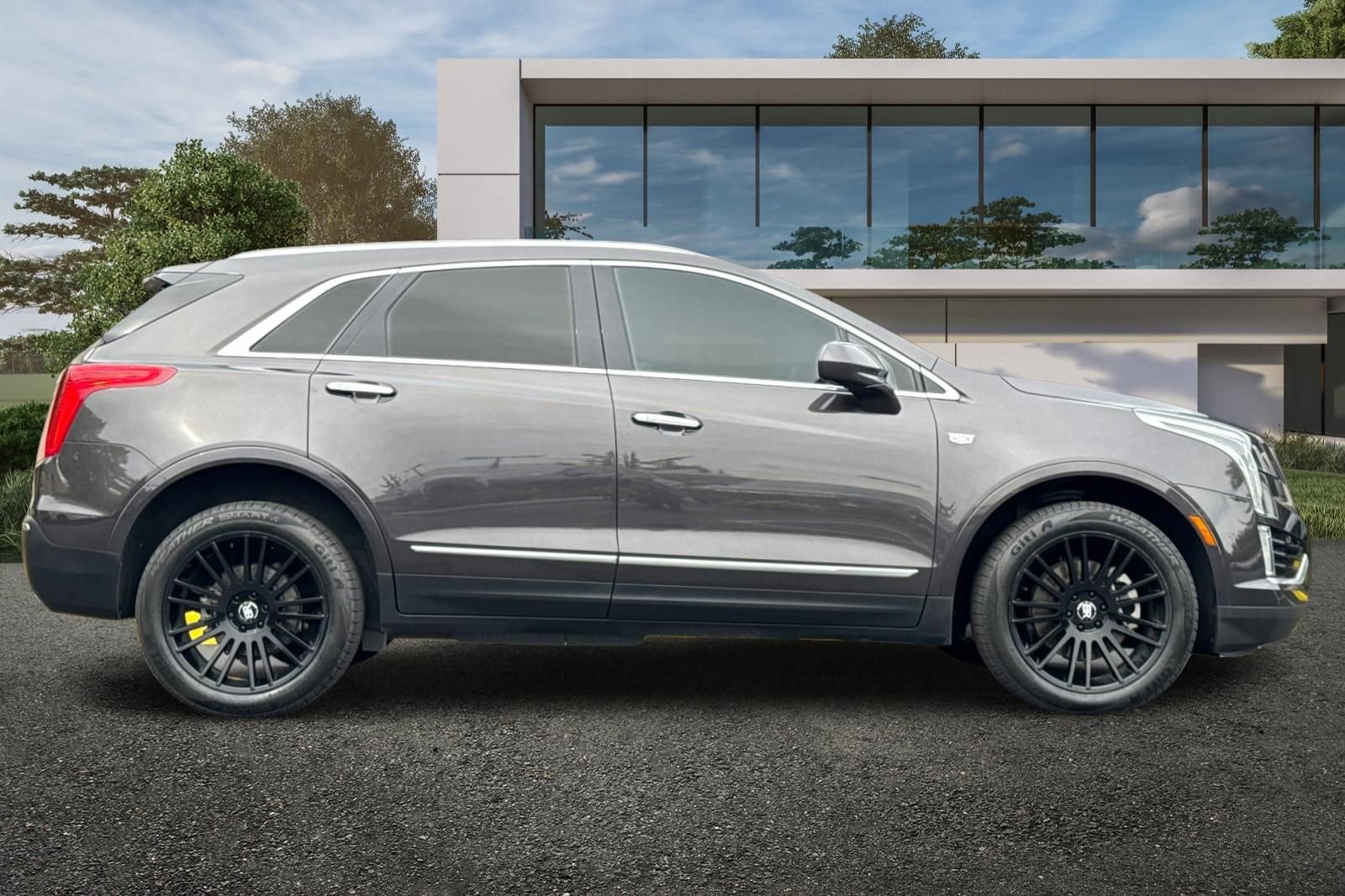2017 Cadillac XT5 Base photo 2