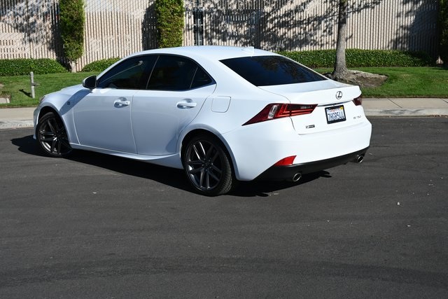 2015 Lexus IS 250 F SPORT photo 4