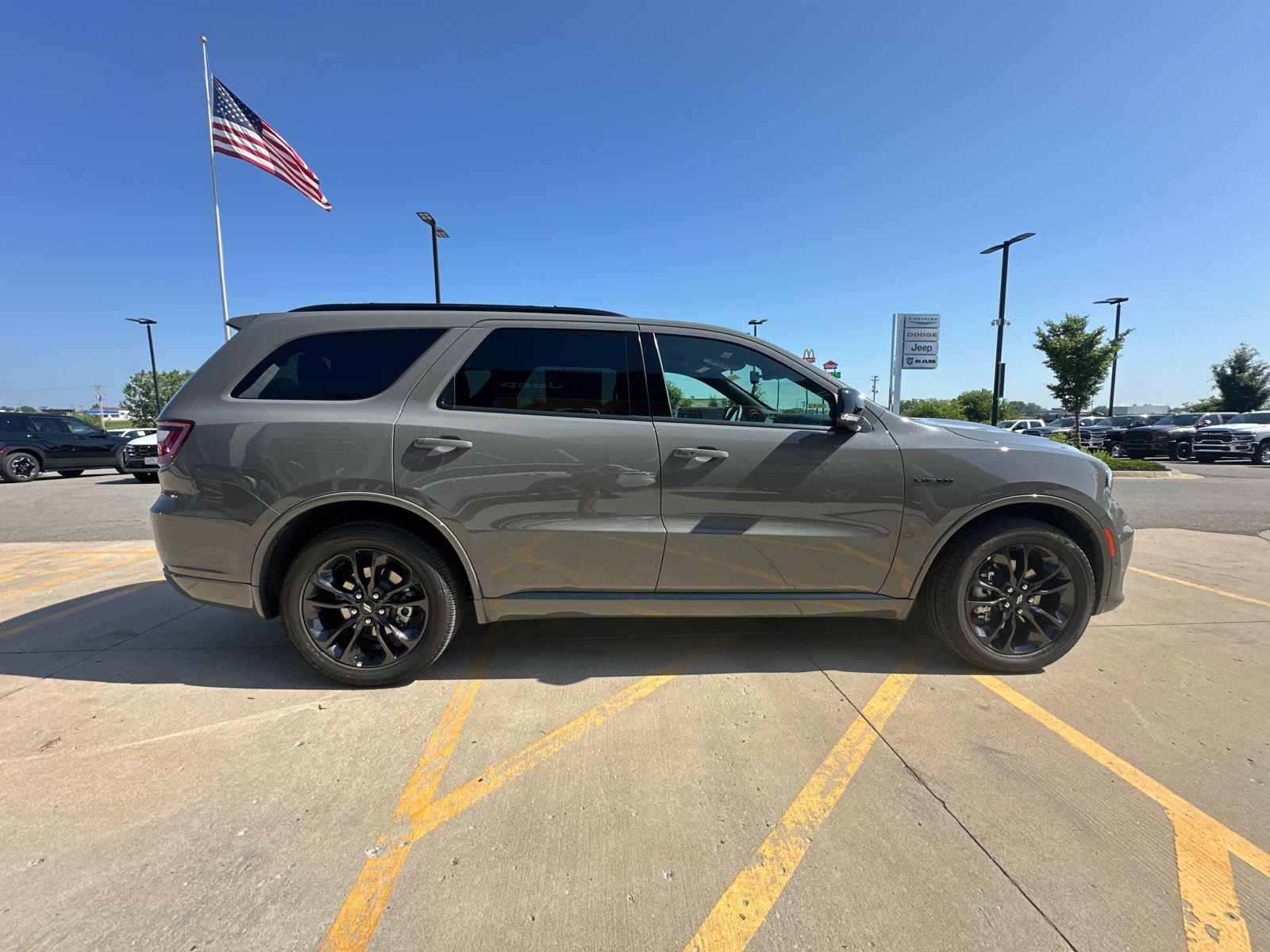 2025 Dodge Durango R/T Plus photo 5