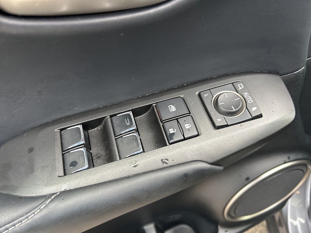 2021 Lexus NX 300 photo 13