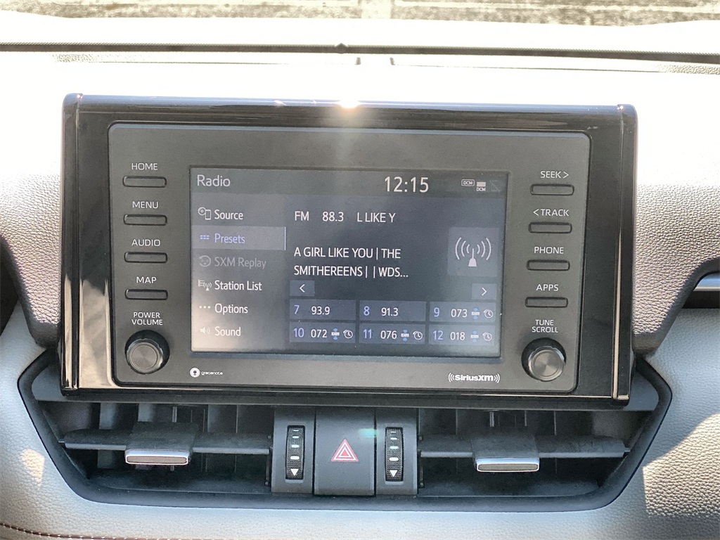 2022 Toyota RAV4 XLE Premium photo 12