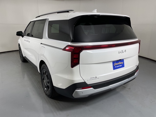 2026 Kia Carnival EX photo 3