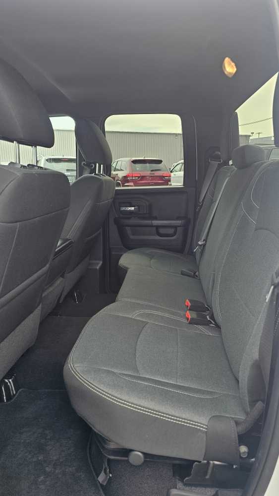 2022 Ram 1500 Classic Warlock photo 11