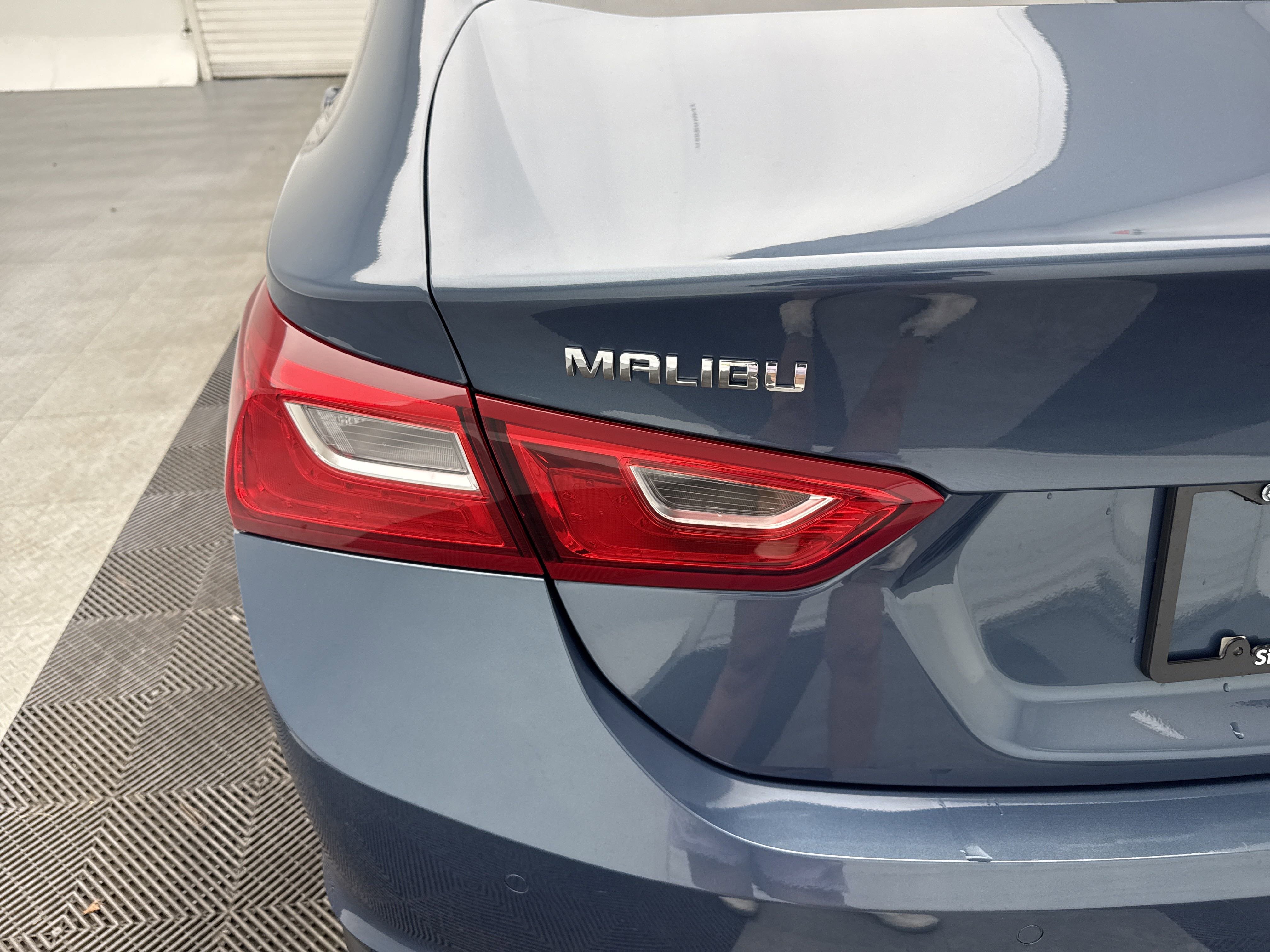 2025 Chevrolet Malibu LS photo 4