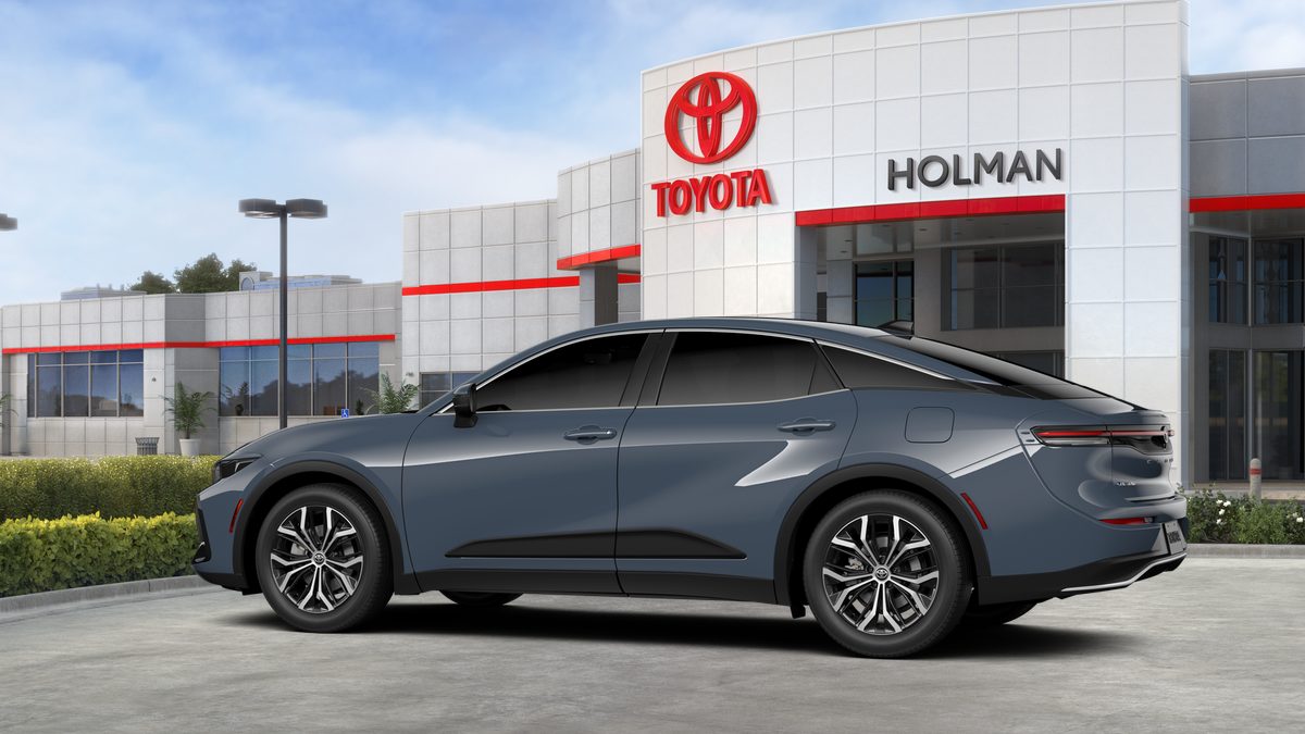 2026 Toyota Crown XLE photo 5