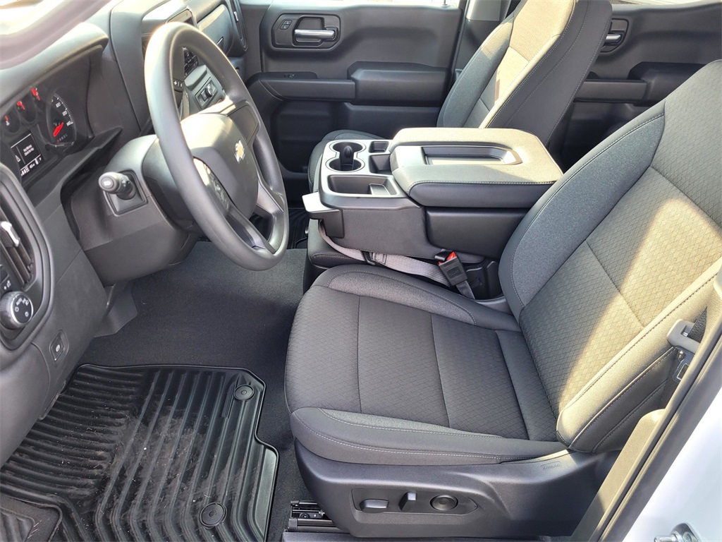 2025 Chevrolet Silverado 1500 Custom photo 13