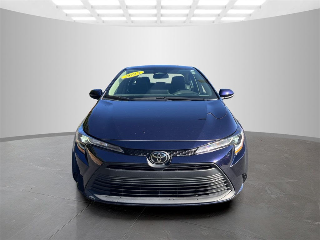 2023 Toyota Corolla LE photo 2