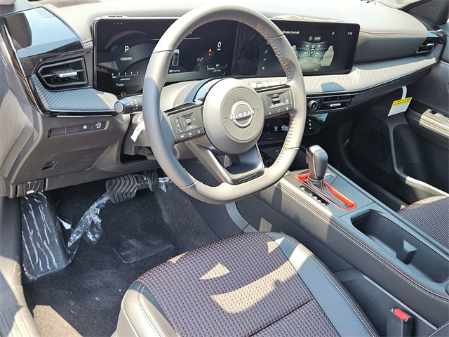 2025 Nissan Kicks SR photo 4